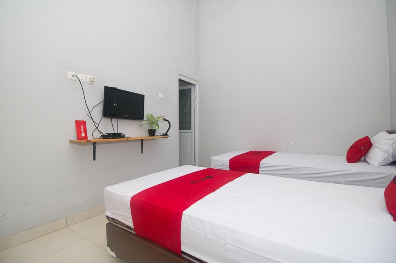 Reddoorz Plus Syariah Near Alun Alun Sampang Sampang (Sampang) Exterior foto