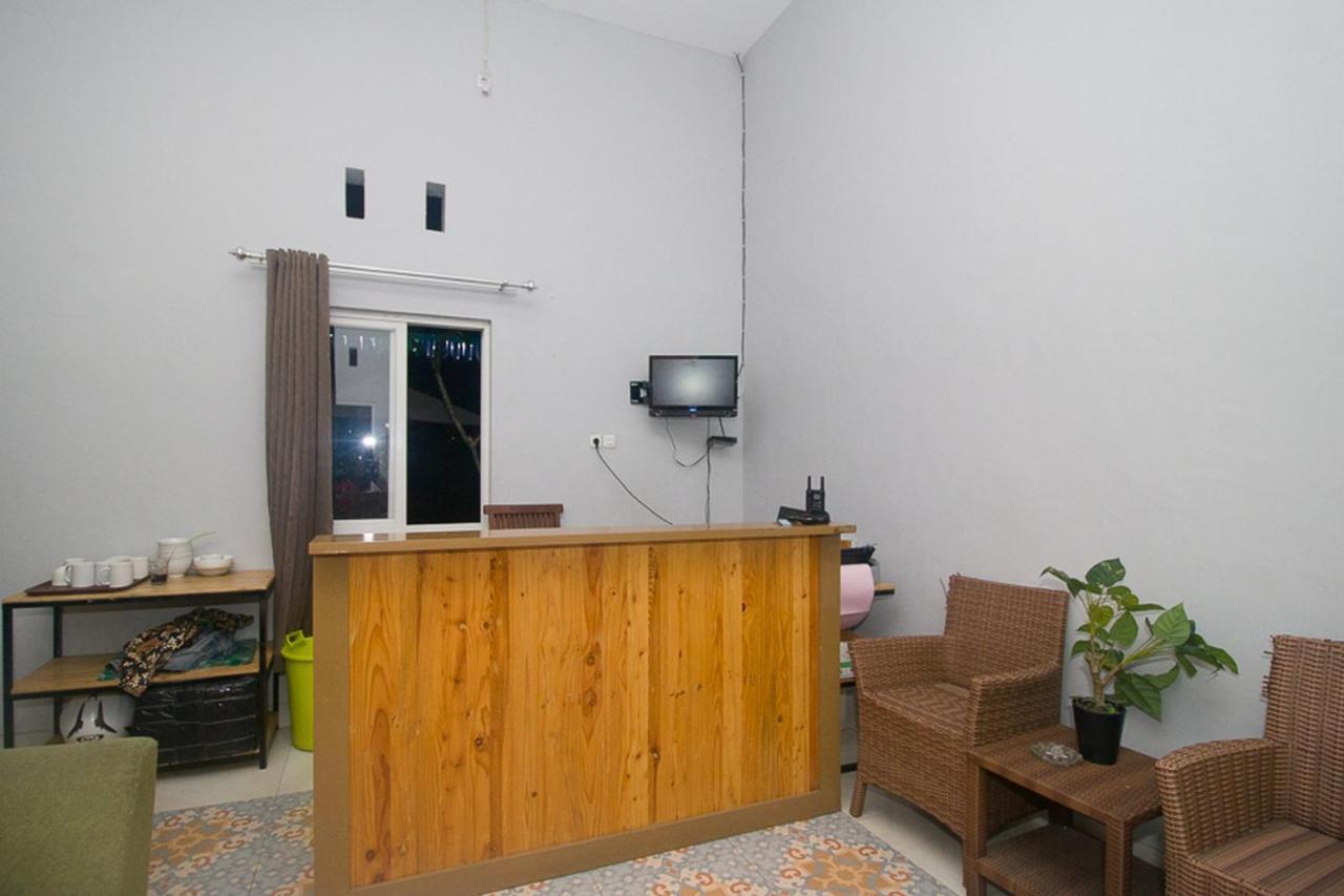 Reddoorz Plus Syariah Near Alun Alun Sampang Sampang (Sampang) Exterior foto