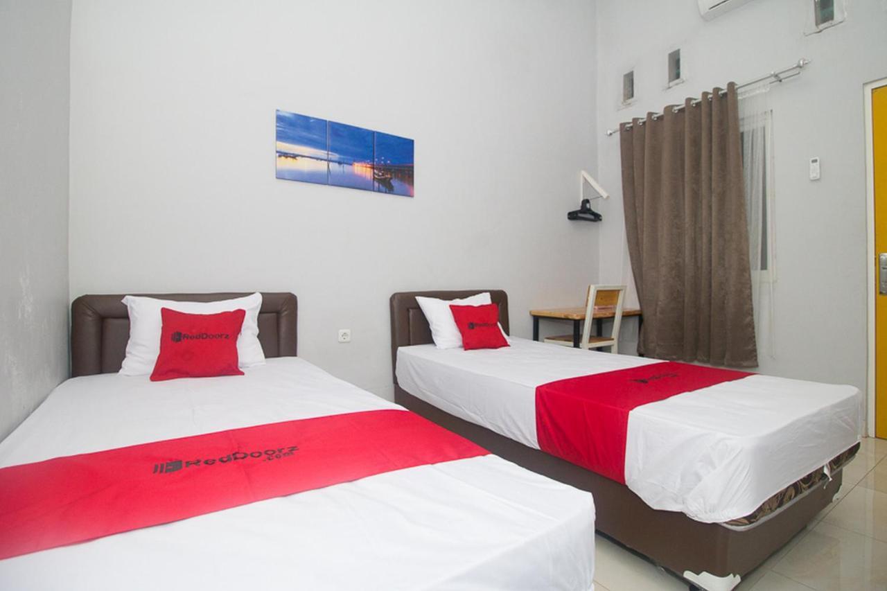 Reddoorz Plus Syariah Near Alun Alun Sampang Sampang (Sampang) Exterior foto